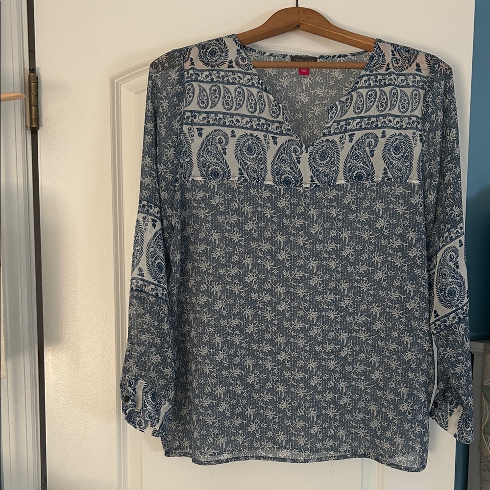 Vince Camuto Blue and White Printed Women's Top